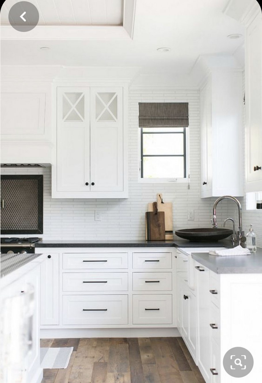 Черные ручки для кухни в скандинавском стиле