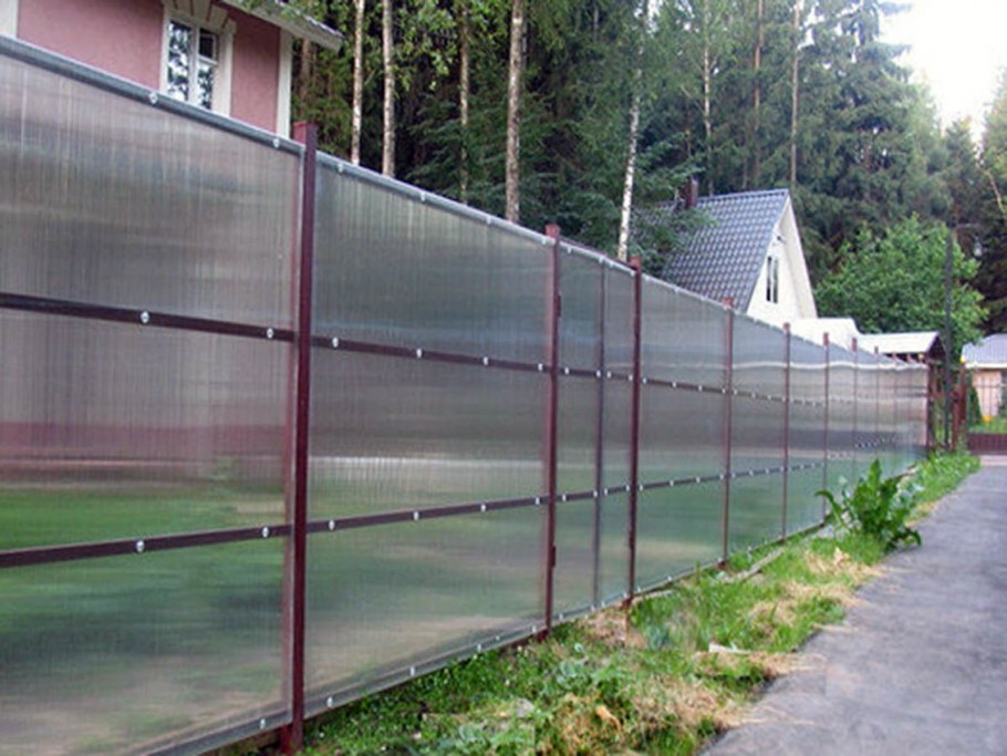 Прозрачный забор на даче