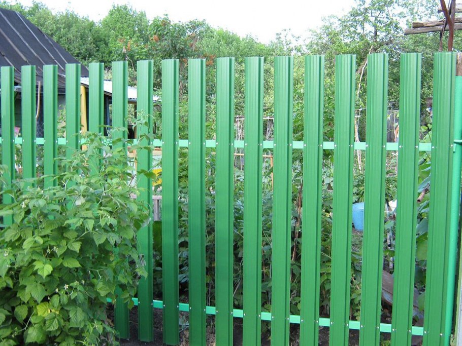 RAL 6029 (зеленая мята) штакетник