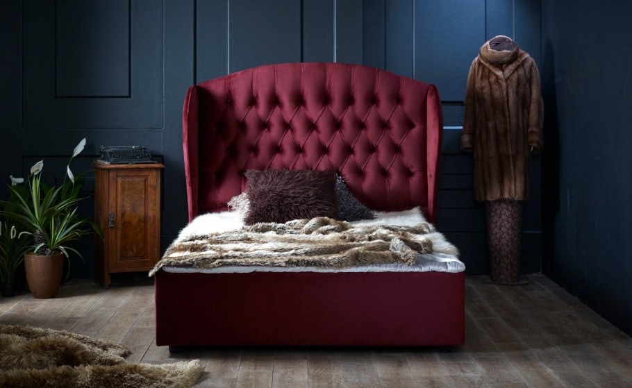 Спальня в темно фиолетовом цвете