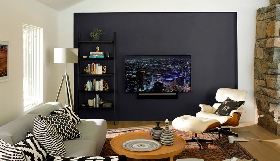 Чем оживить комнату в гостиной