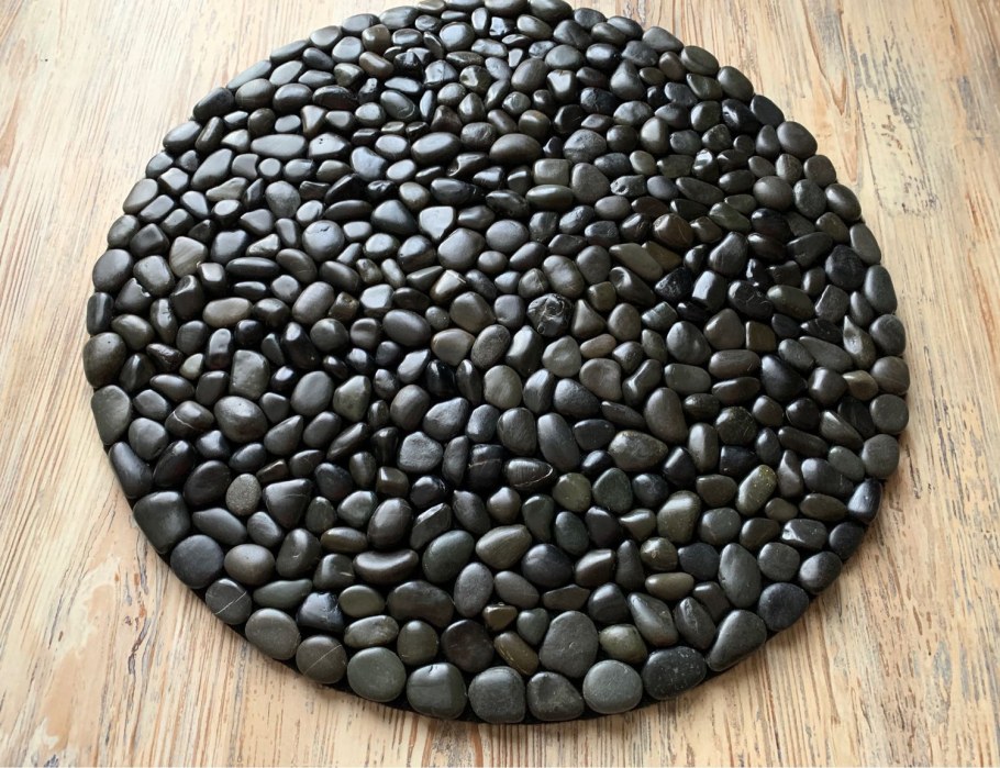 Коврик из гальки