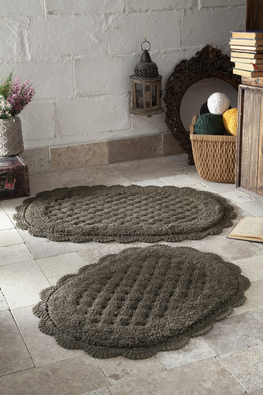 Галька в интерьере ванной