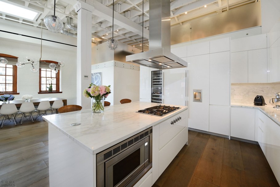 Кухонный остров в стиле лофт