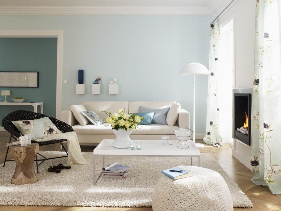 Пастельно голубая гостиная