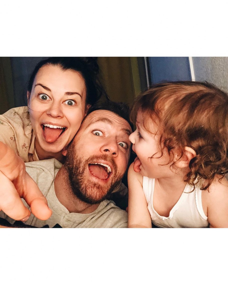 Денис Шведов жена