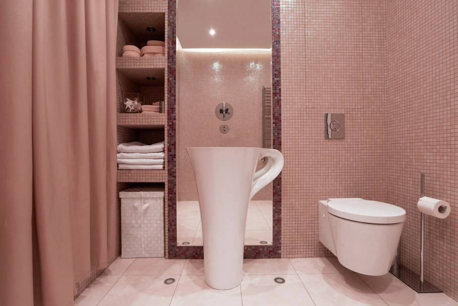 Стильный маленький туалет