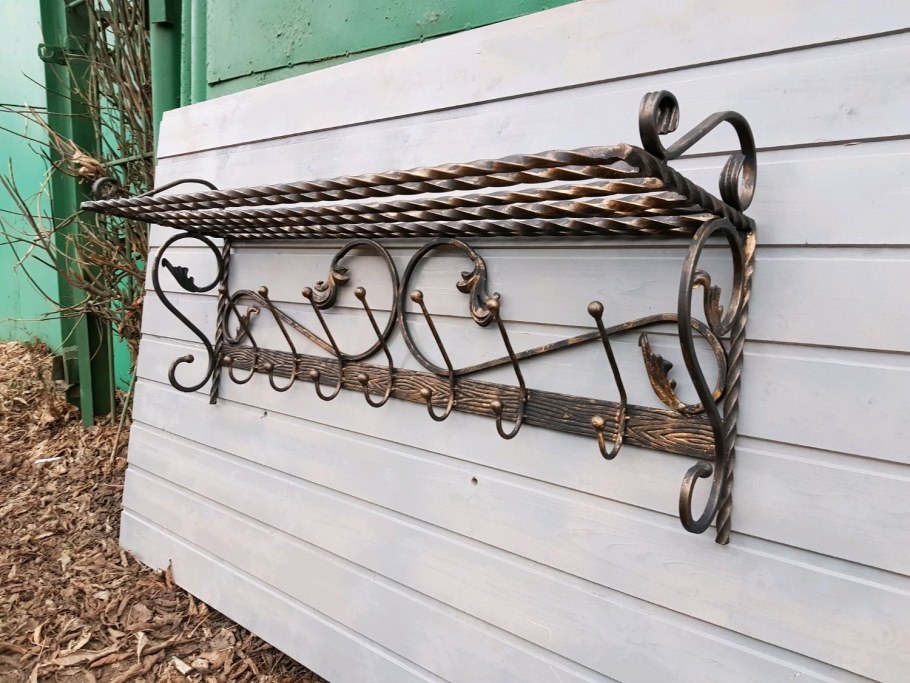 Кованые изделия в интерьере