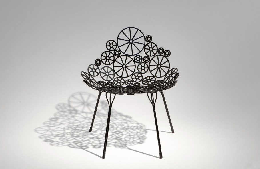 Ажурные стулья из металла