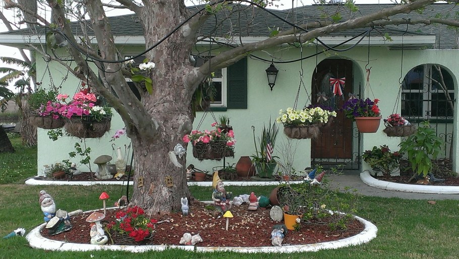 Украшение участка на приусадебном участке