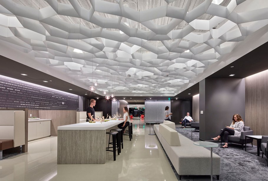 Дизайнерские потолки в торговых центрах