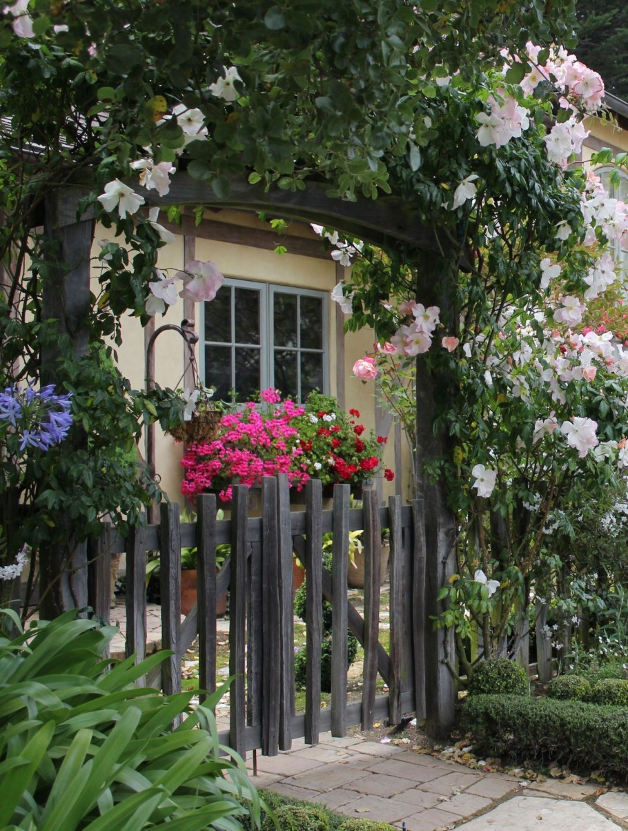 Калитка с цветами