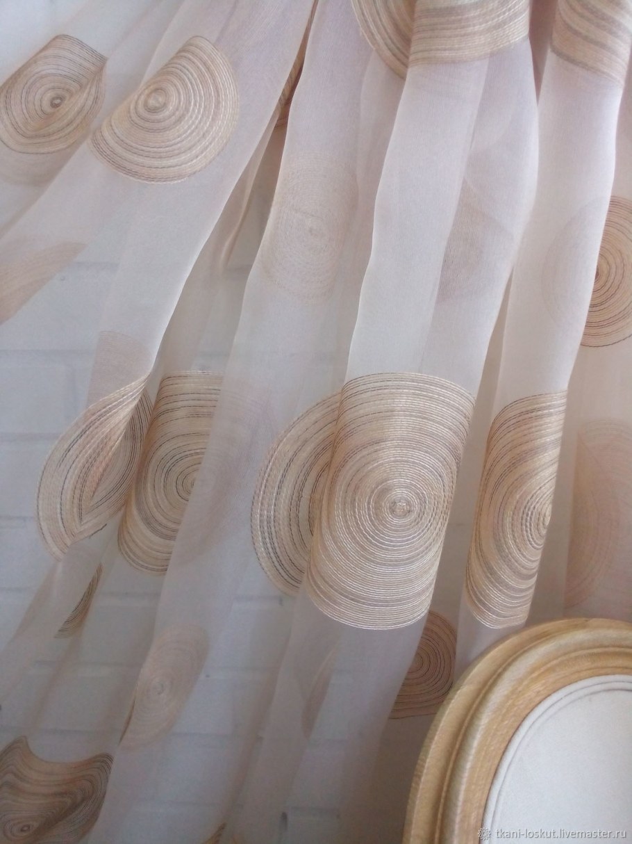 Тюль с вышивкой в интерьере