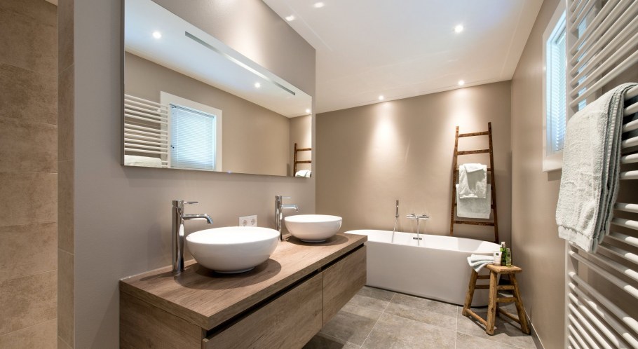 Бежевая крашеенаяванная