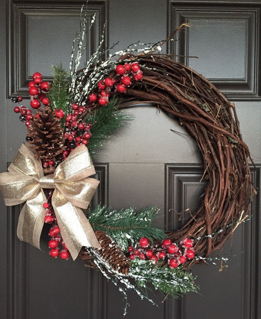 Рождественский венок из виноградной лозы