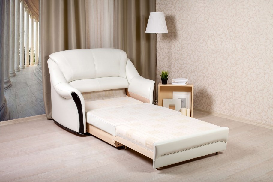 Небольшой диван кровать