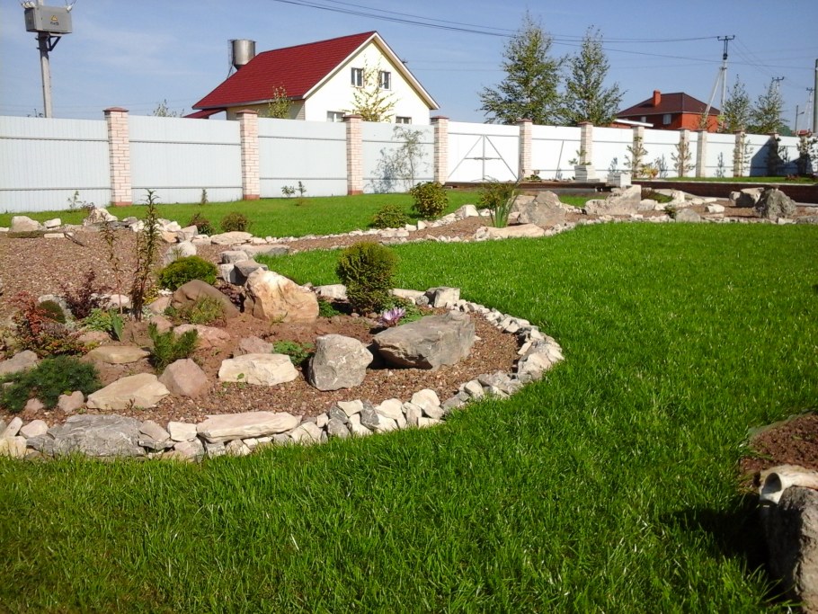 Альпийская горка из бревен