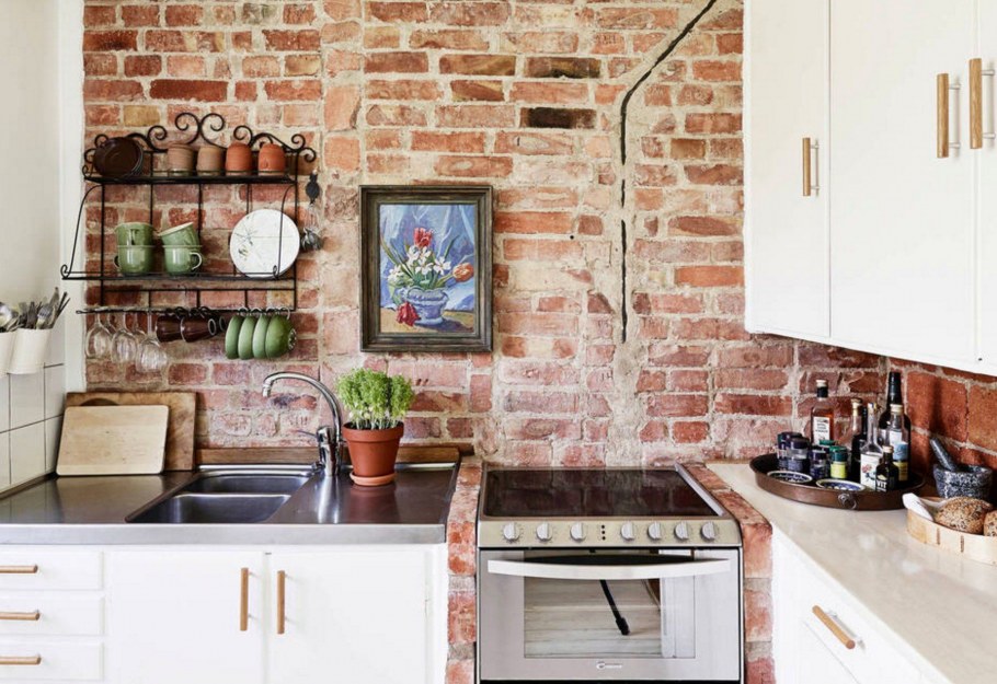 Кирпич в интерьере кухни