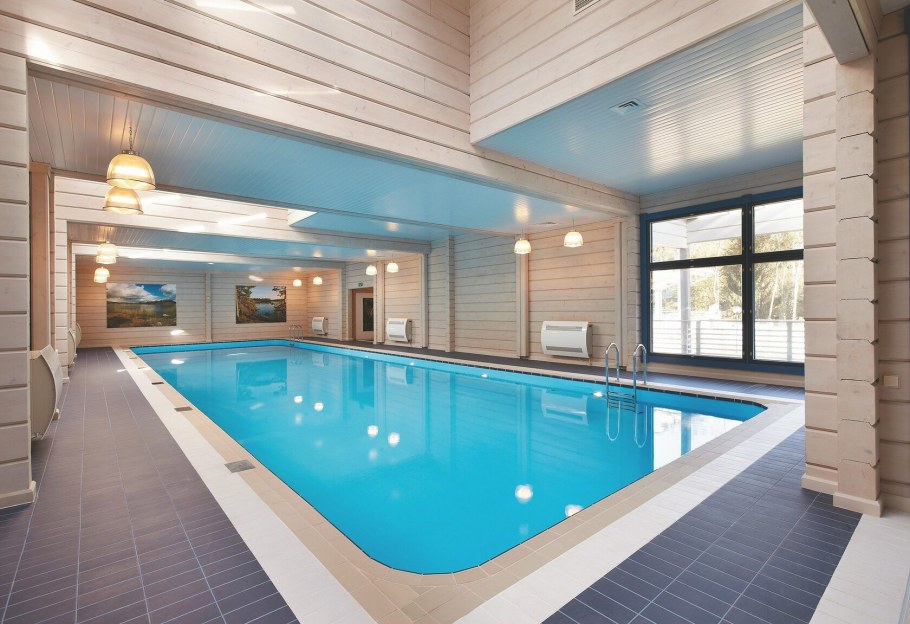 Коттедж с закрытым бассейном