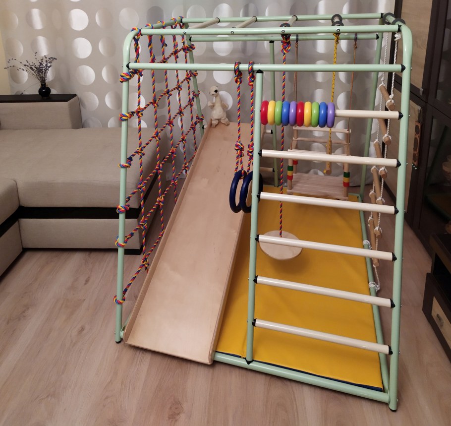 Спортивный уголок в комнате подростка