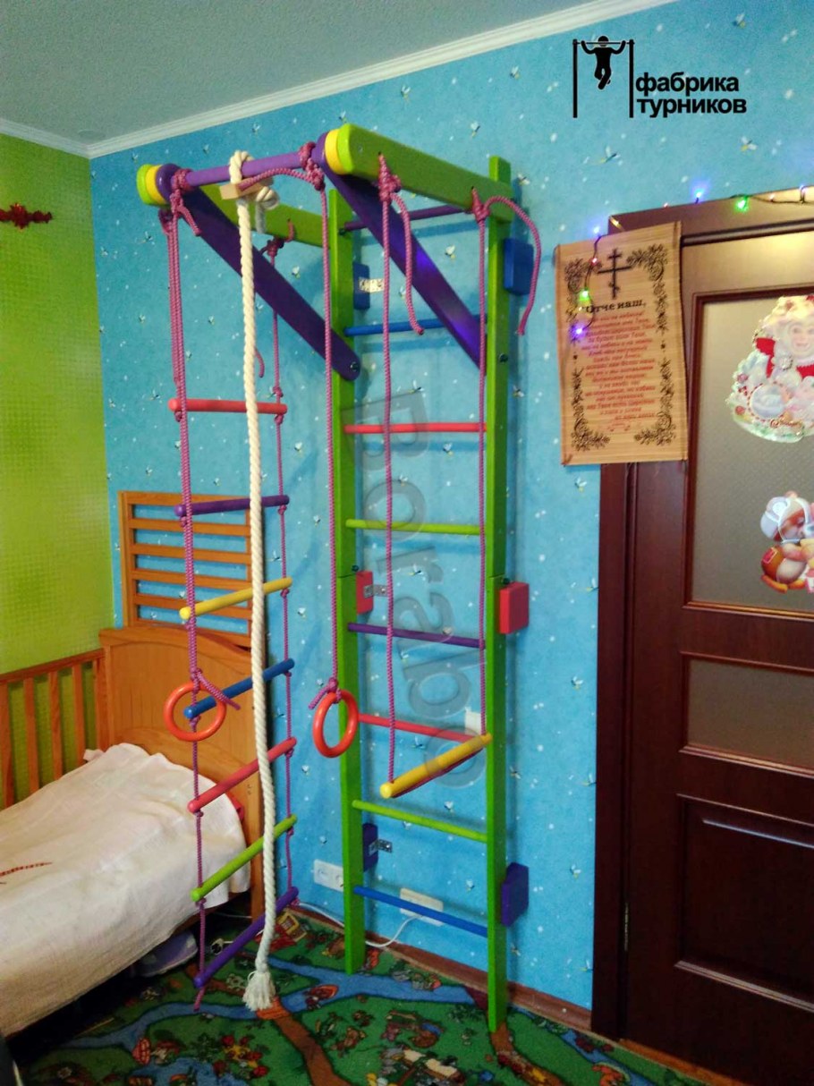 Детская кровать со спортивным комплексом