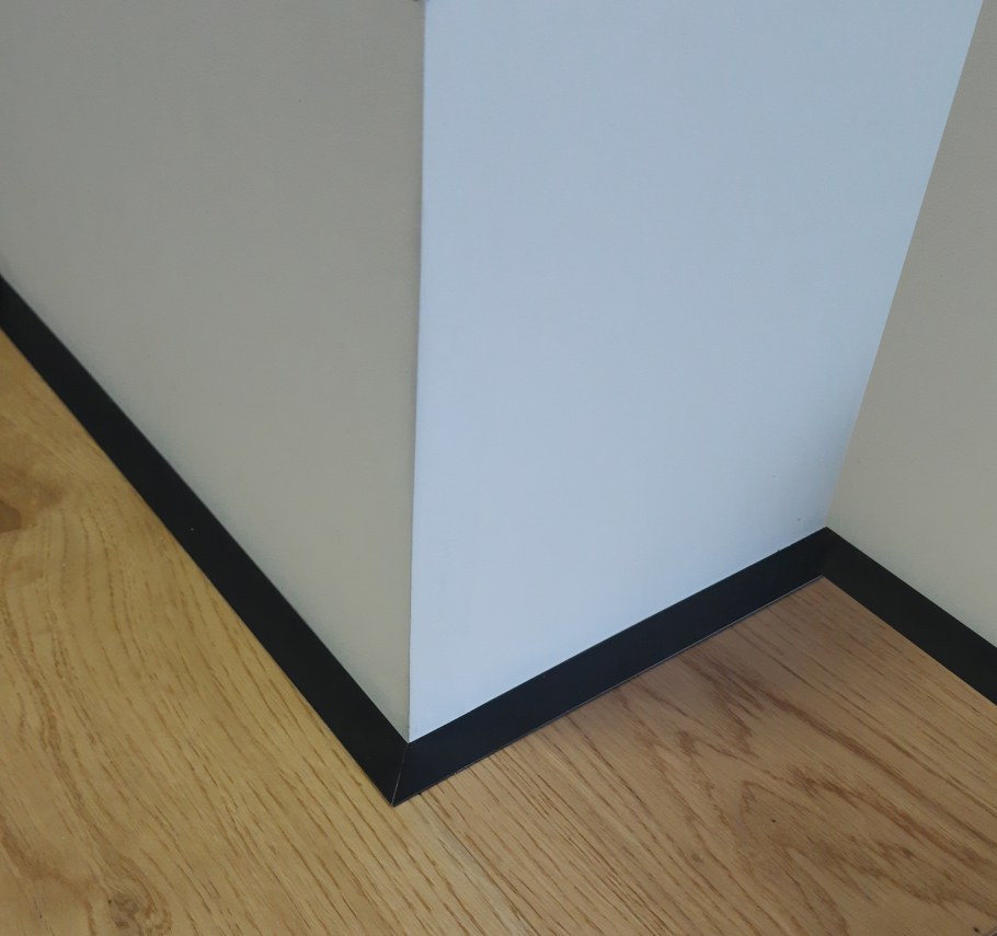 Плинтус Ultrawood Base 5800