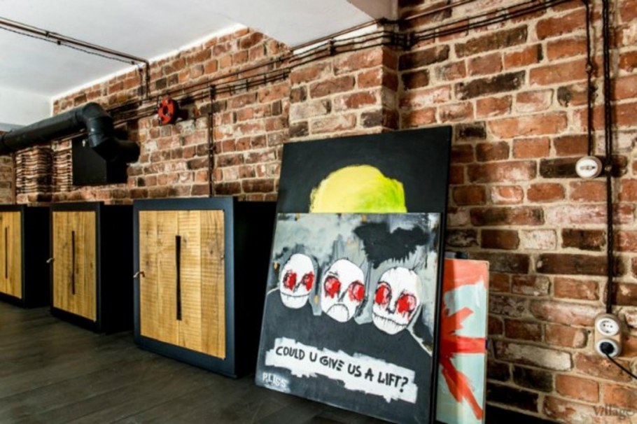 Стенд в стиле лофт