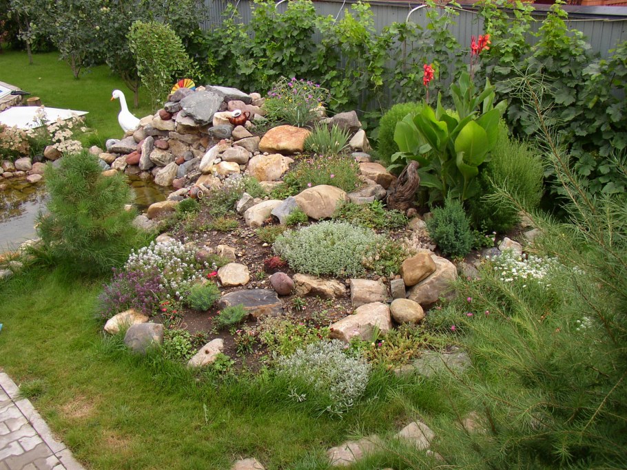 Альпинарий с водопадом