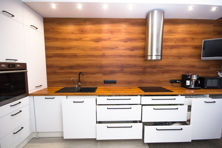 Фасад кухни белый глянец