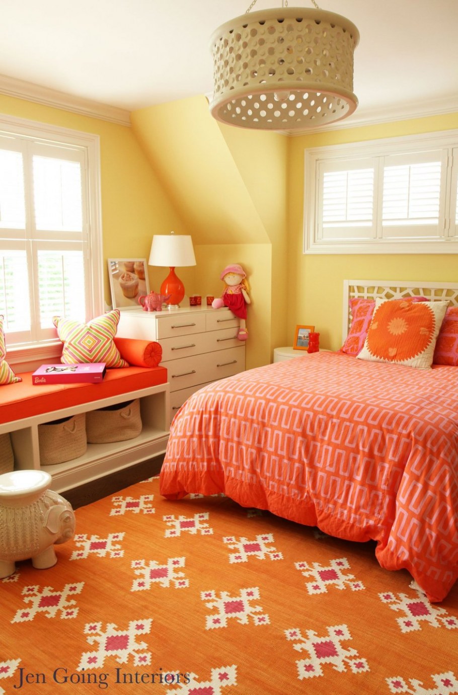 Яркая комната для девочки