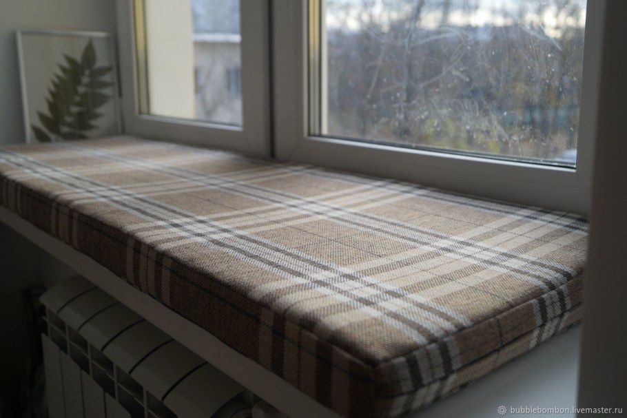 Диванчик на подоконнике