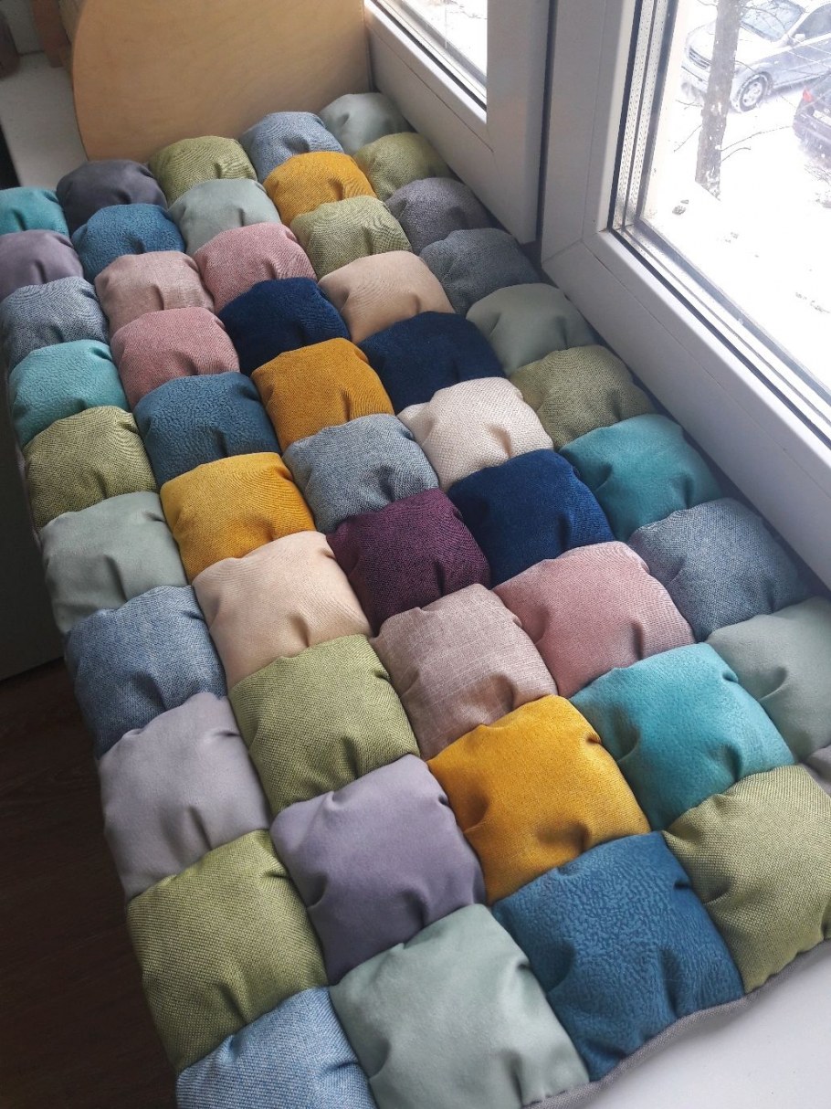 Подоконник диван