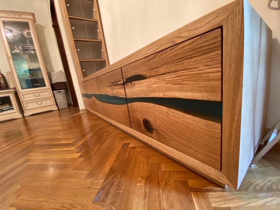 Камин с книжными полками