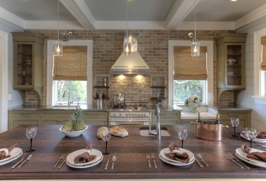 Кухня в стиле Прованс в деревянном доме
