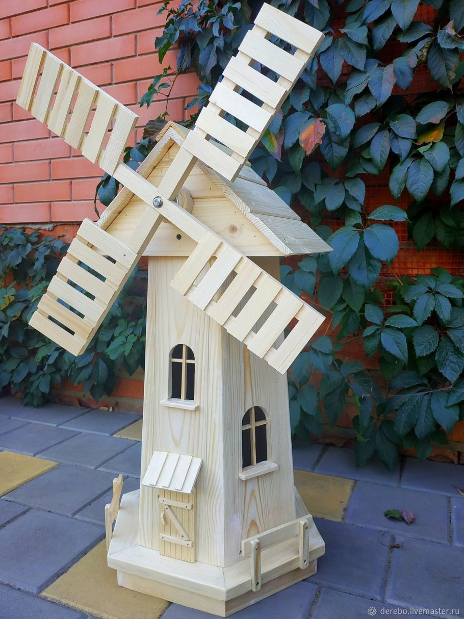 Деревянная мельница