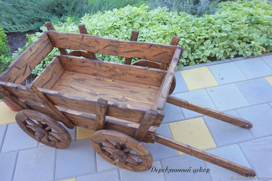 Тележка деревянная декоративная