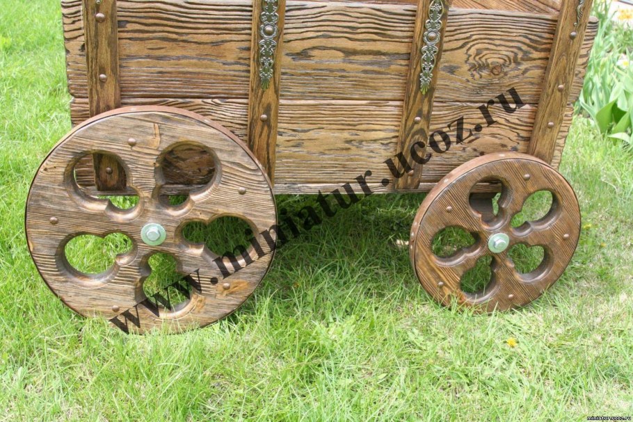 Декоративное колесо для телеги