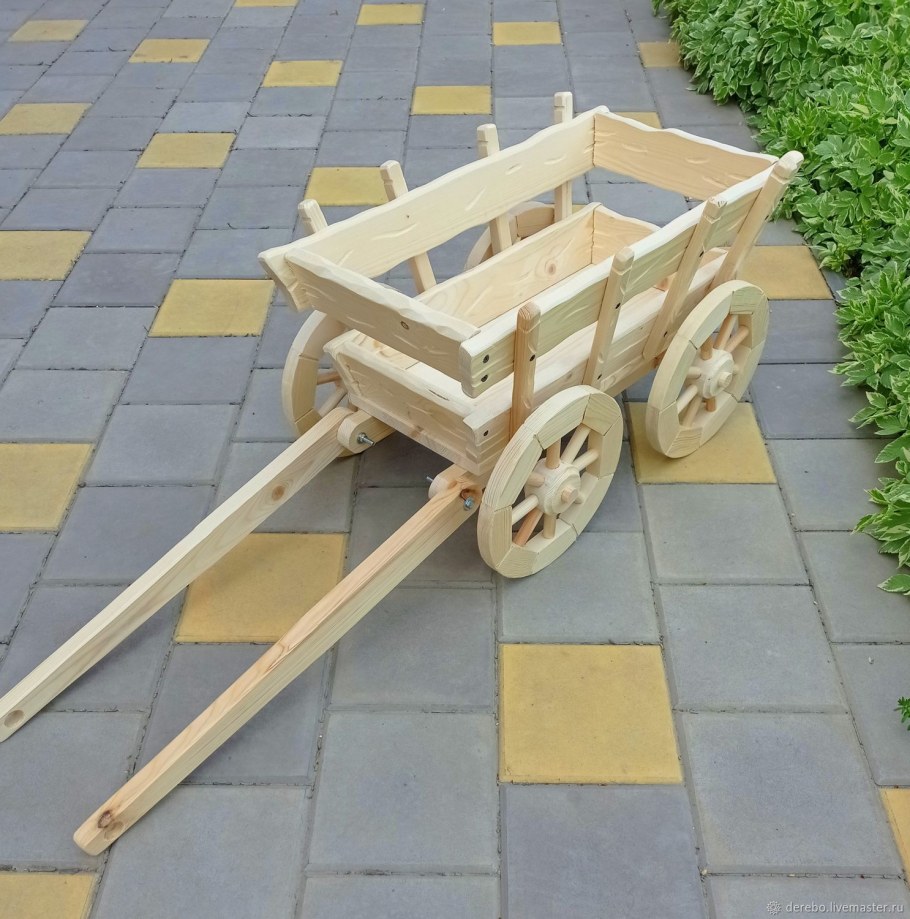 Телега декоративная