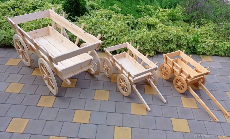 Тележка декоративная для сада