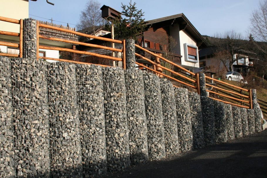 Габион дерево камень