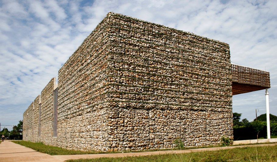Быстровозводимый дом из габионов