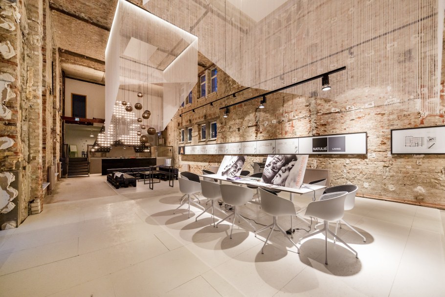 Выставочный зал лофт