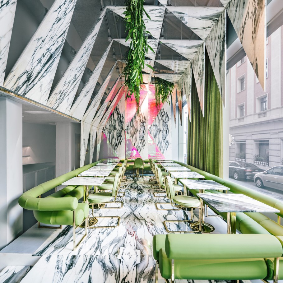 Интерьер общественного пространства