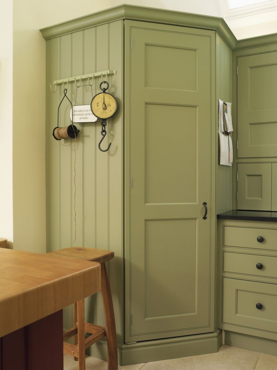 Прихожая в оливковых тонах