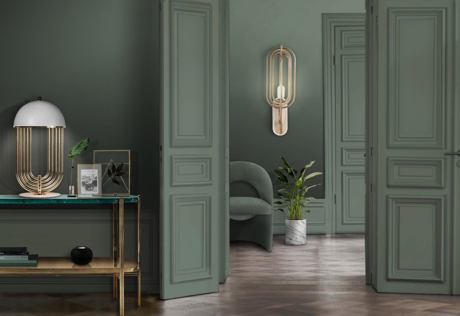 Зелёная дверь в интерьете