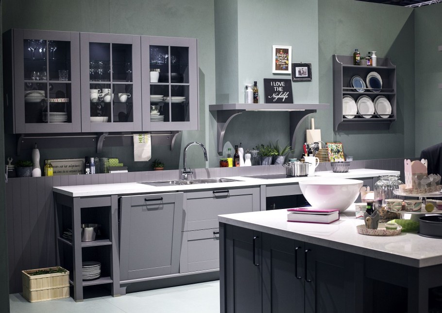 Серые кухни