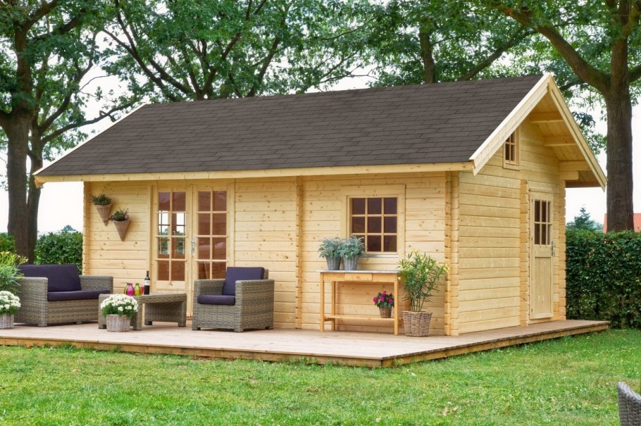 Небольшой домик из бруса