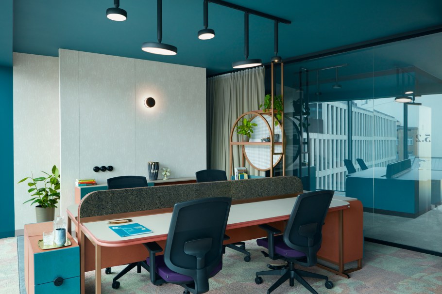 Голубой цвет в интерьере офиса
