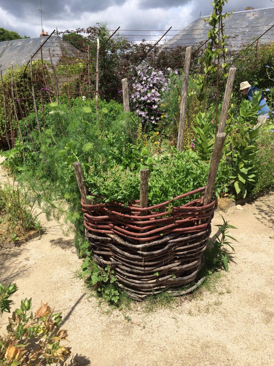 Полимерная лоза забор