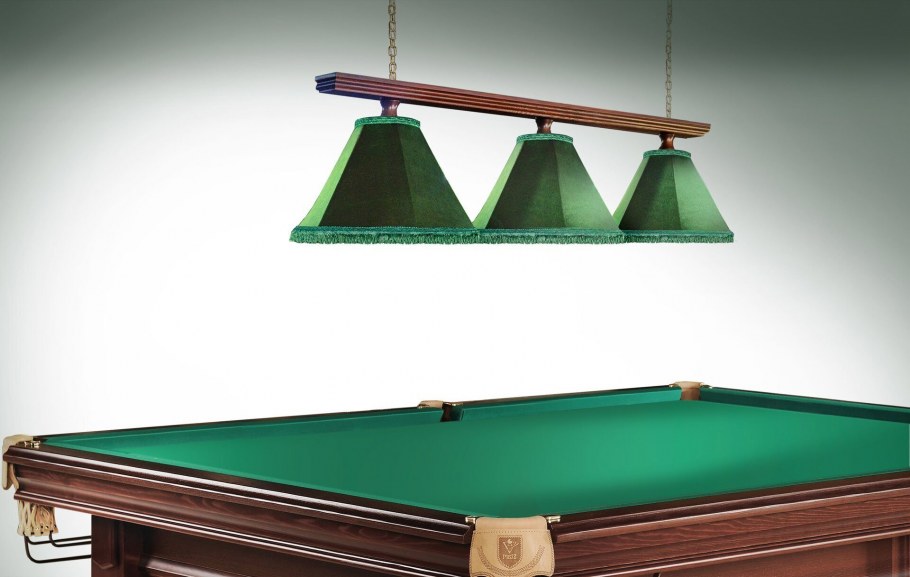 Интерьер бильярдной в загородном доме